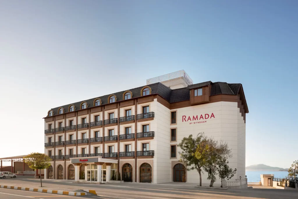 هتل رامادا در وان
